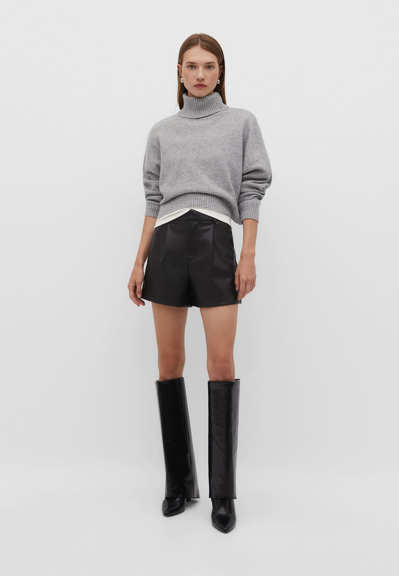shorts de couro sintético