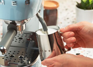 SMEG Espresso-Kaffeemaschine Pastellblau 50's Style