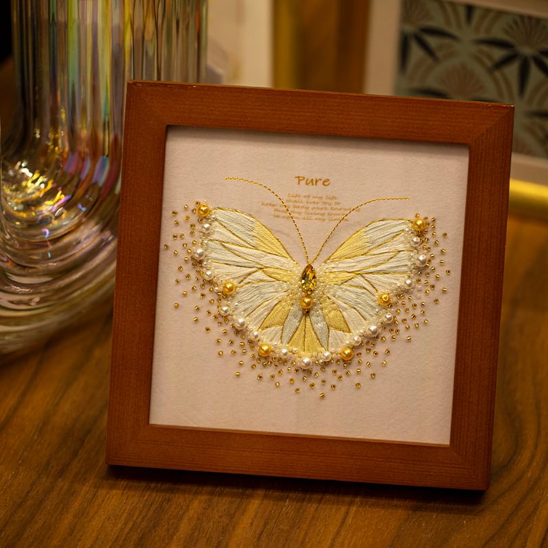 Embroidery Kingdom - Vlinder DIY borduurset / borduurring / set