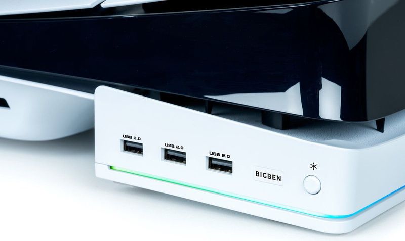 Nacon - Gaming Hefstation - Wit - Voor PS5 Slim - 3 USB-A 2.0-poorten