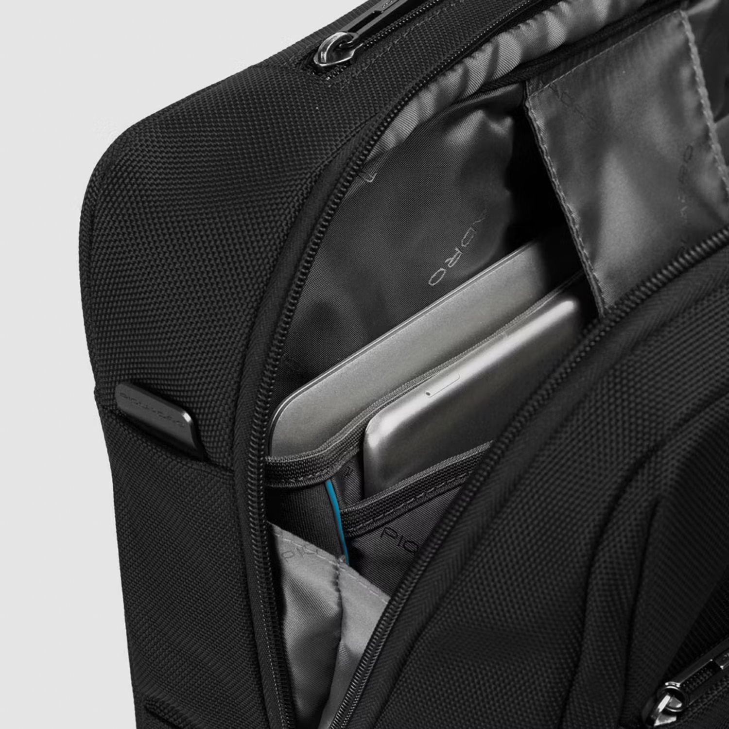 Piquadro Business Trolley 15.6