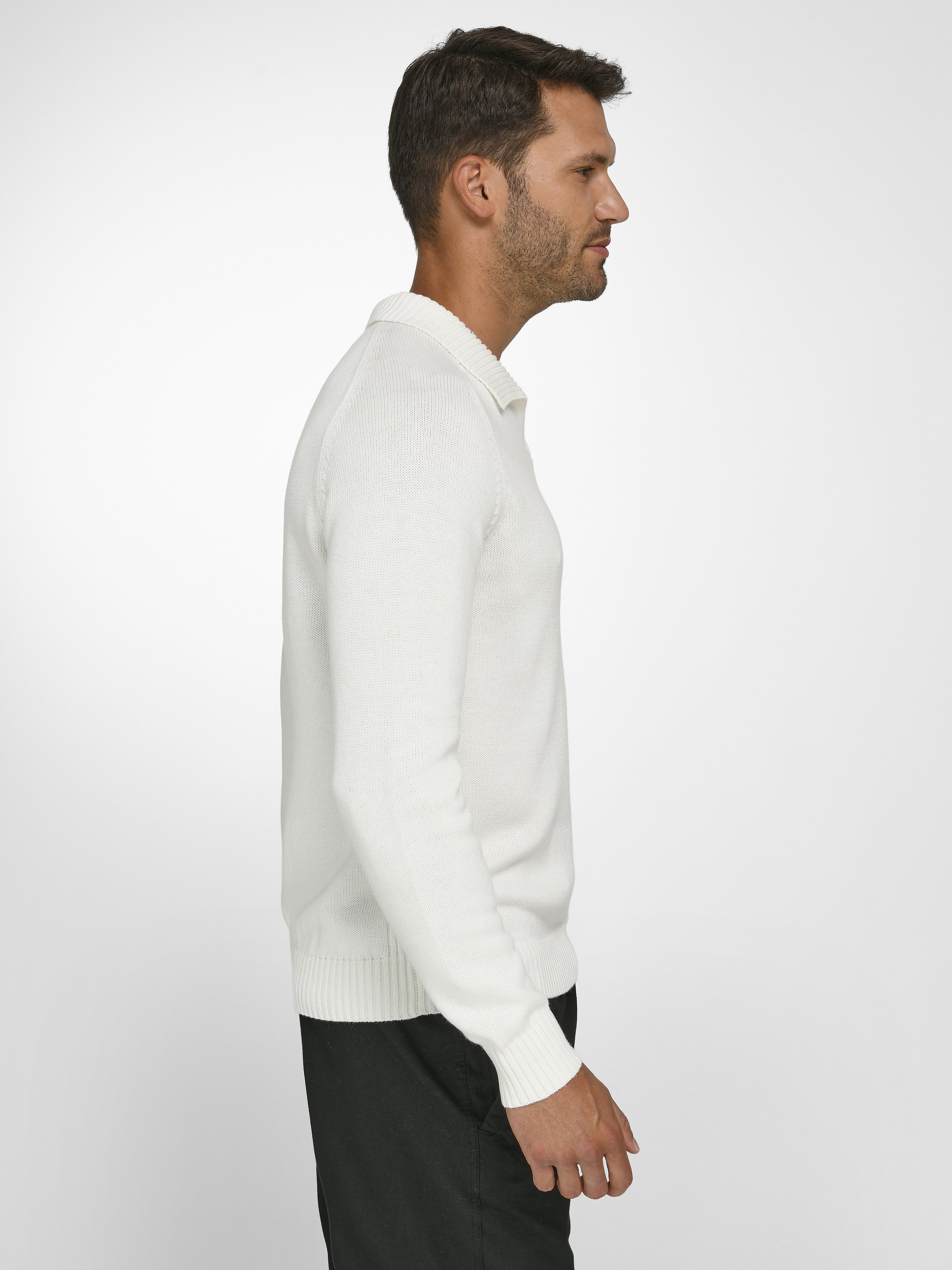 Pullover mit Kragen