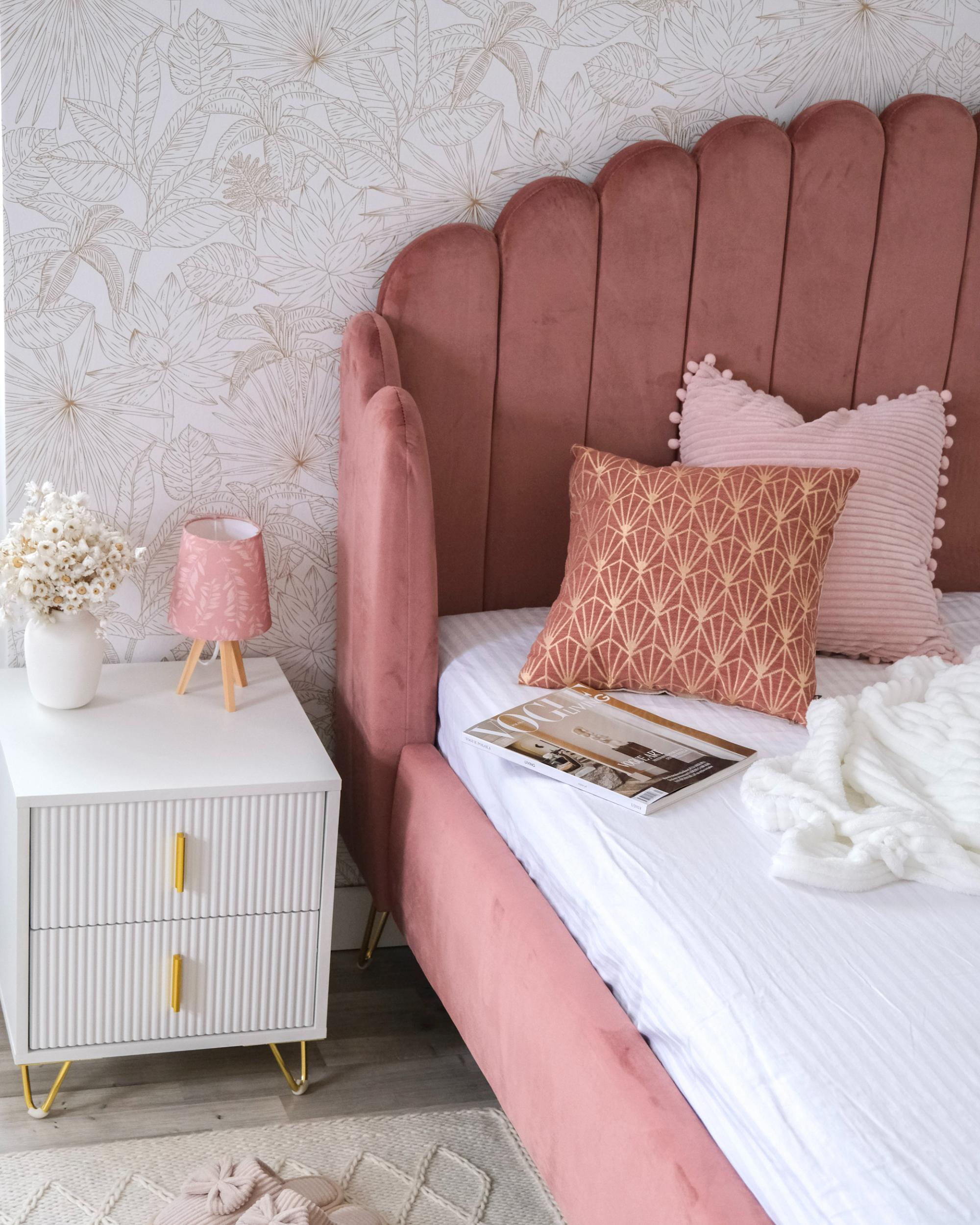 Bed Fluweel AMBILLOU 180 x 200 cm Roze