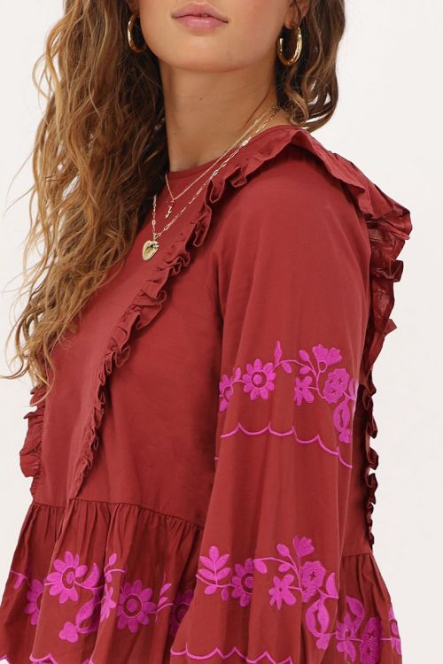 Roest-bruine top met fuchsia embroidery