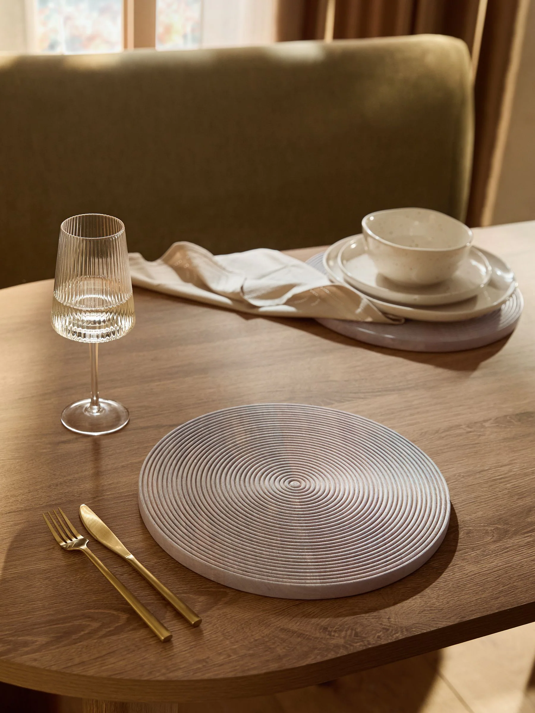 Set of 2 Bronx Etched Wooden Placemats