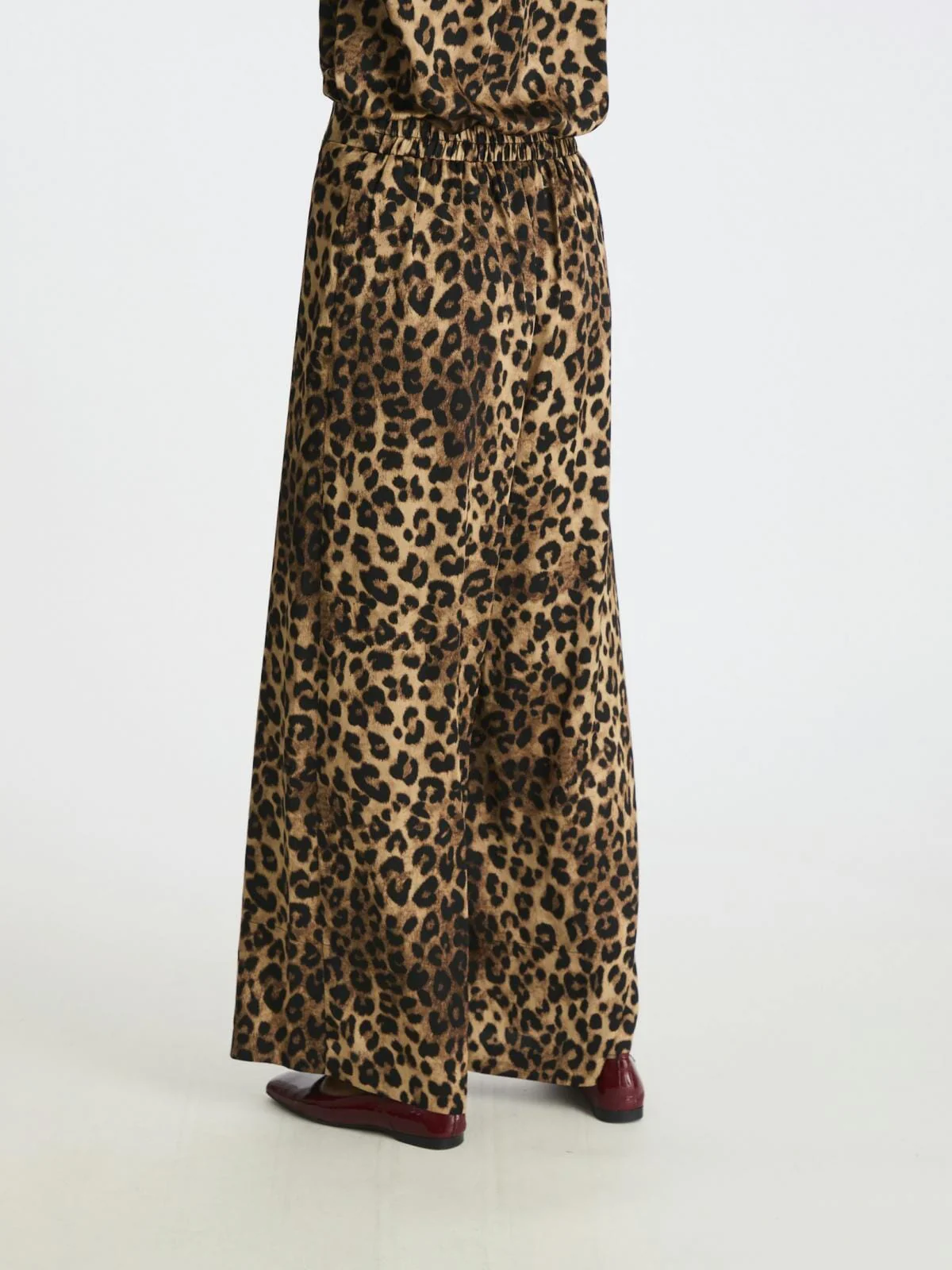 Neo Noir Avie Leo Pants