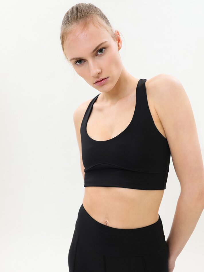 Conjunto com 2 tops esportivos - Preto
