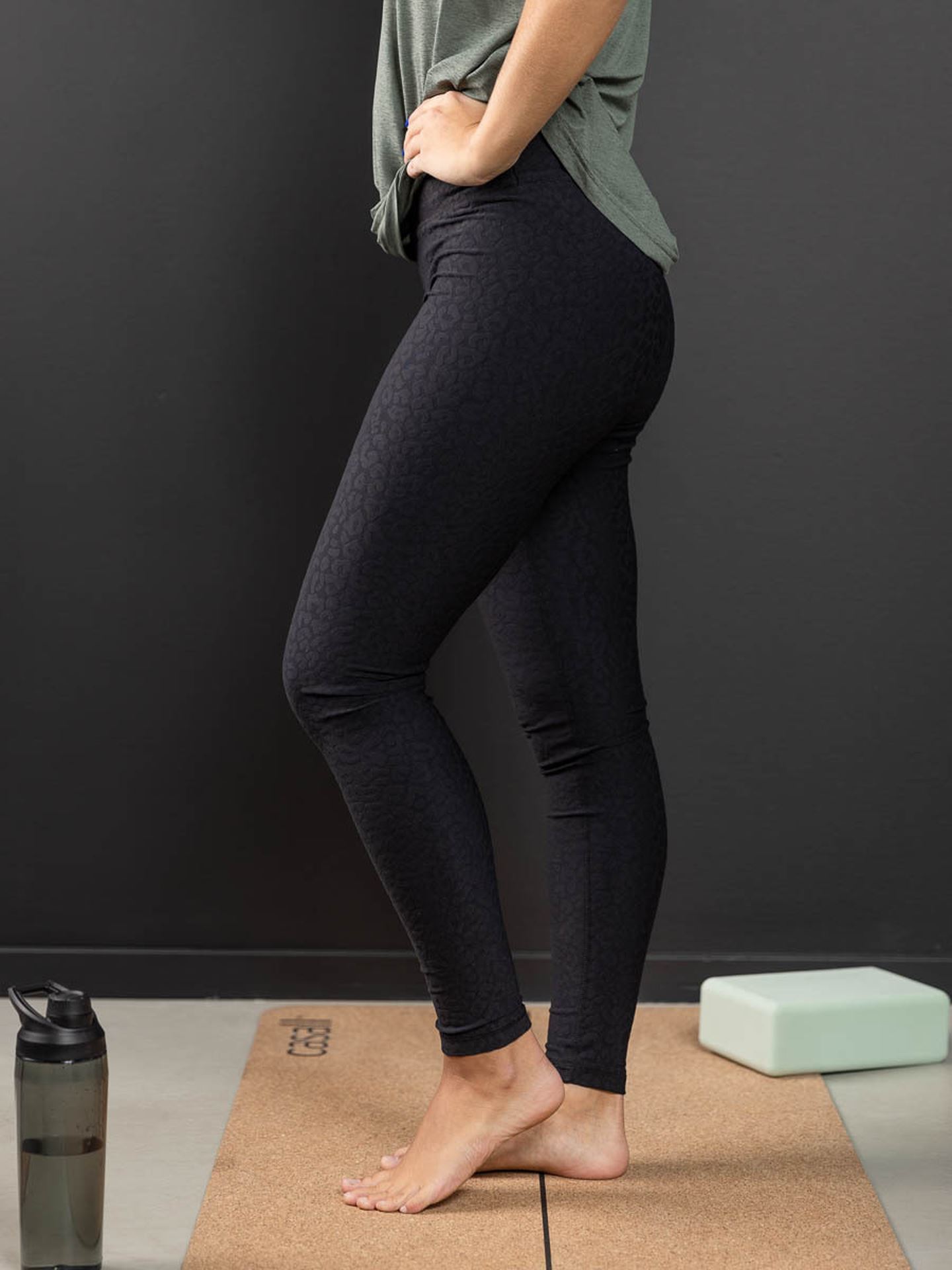 Alma Tight
