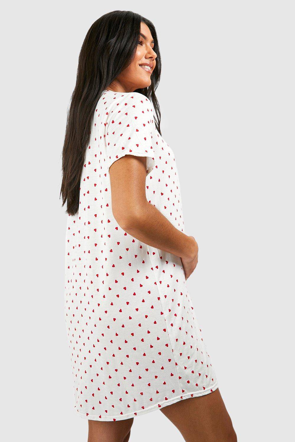 boohoo Nuisette de maternité boutonnée avec imprimé de cœurs