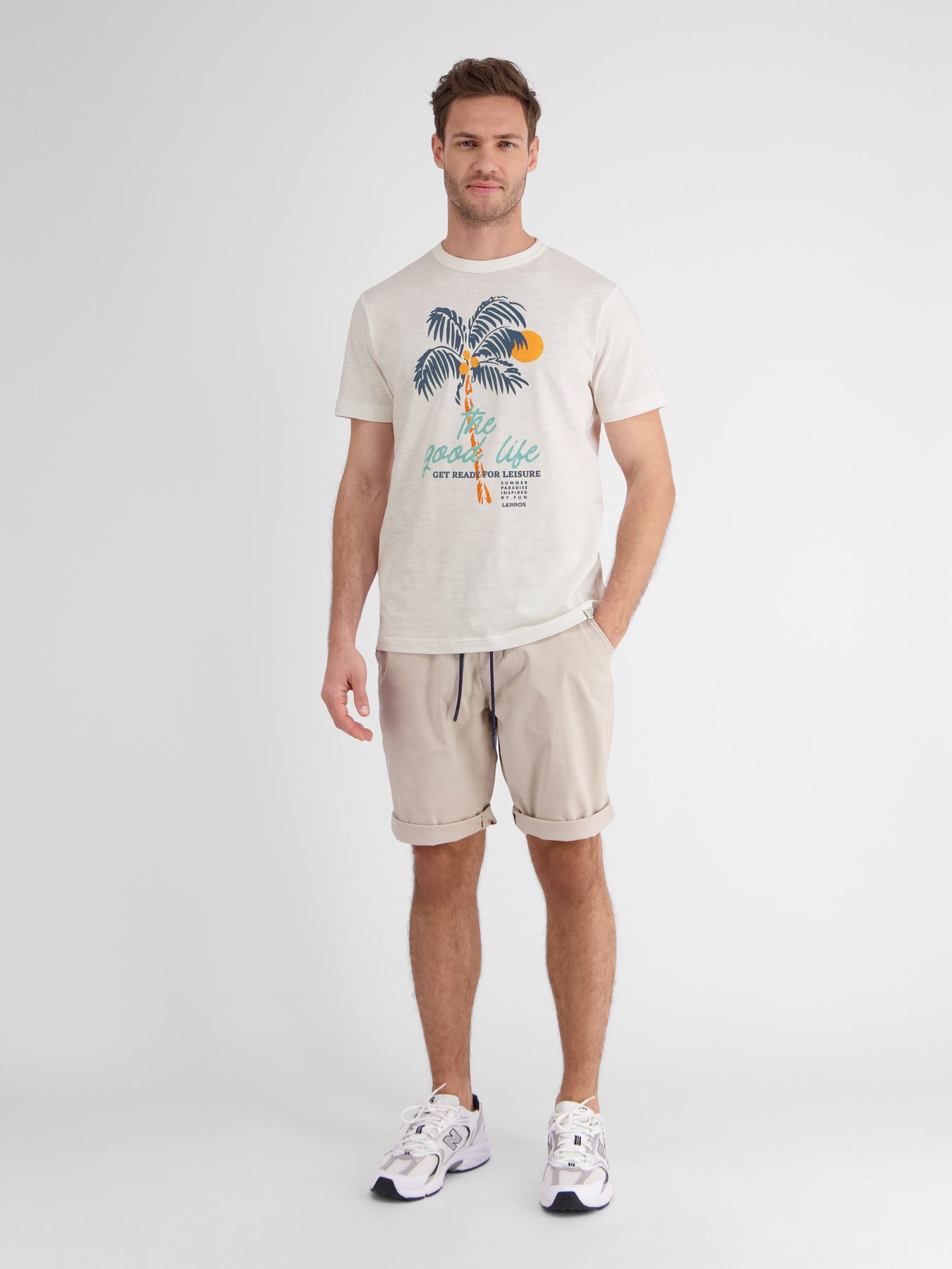 Rundhals T-Shirt für Herren mit Palmenprint