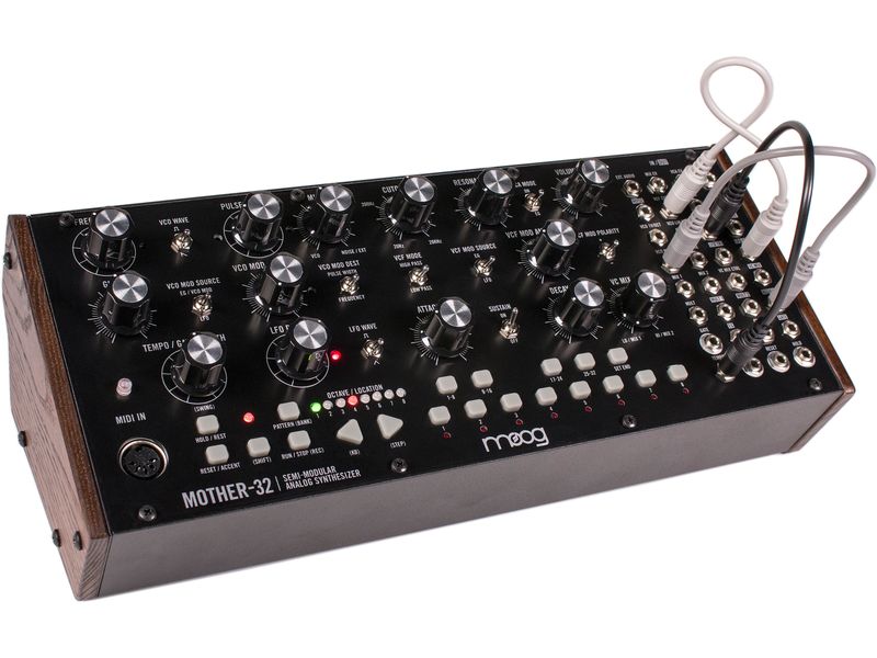 Moog Synthesizer MOTHER-32 Semimodularer analoger Synthesizer