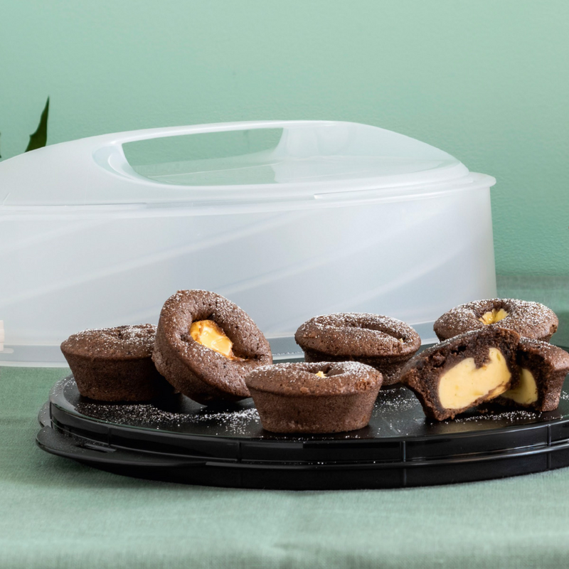 Torten- und Kuchenset (3) Der Tortenbehälter mit dem Twist mit Tortenheber und Schneidunterlage - überall Kuchengenuss