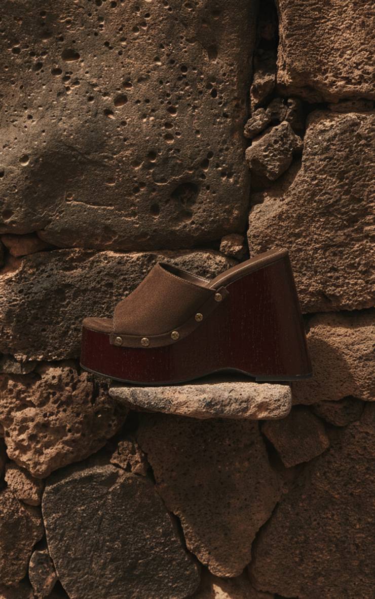 Kaki Mules Compensées À Clous En Synthétique