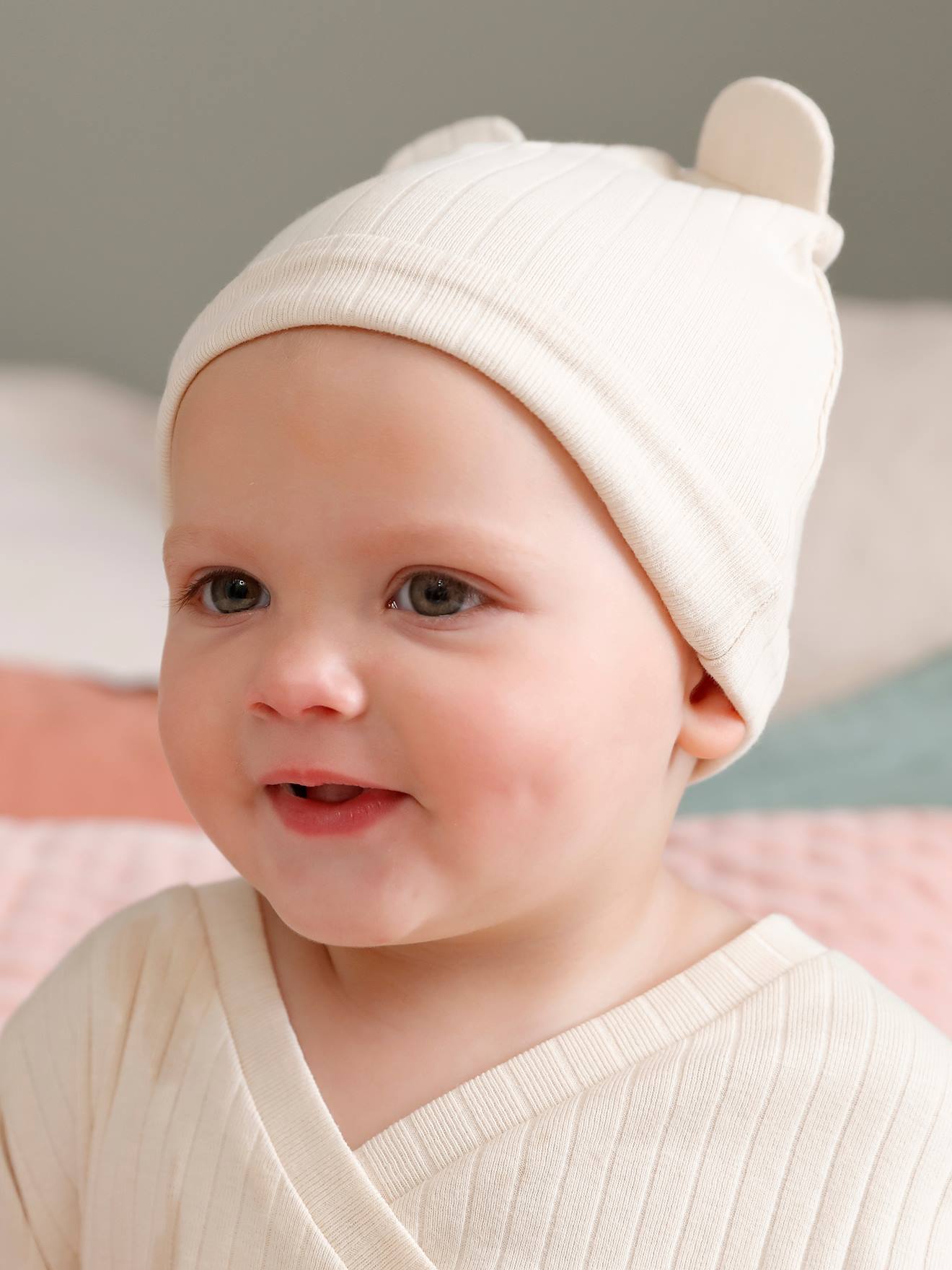 Conjunto de macacão e gorro canelados para bebê, bege claro liso