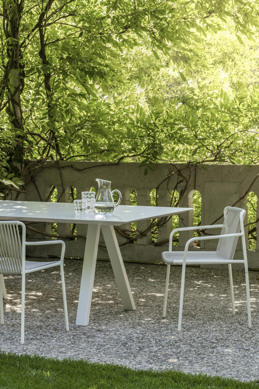 Pedrali Tribeca tuinstoel met armleuning roze