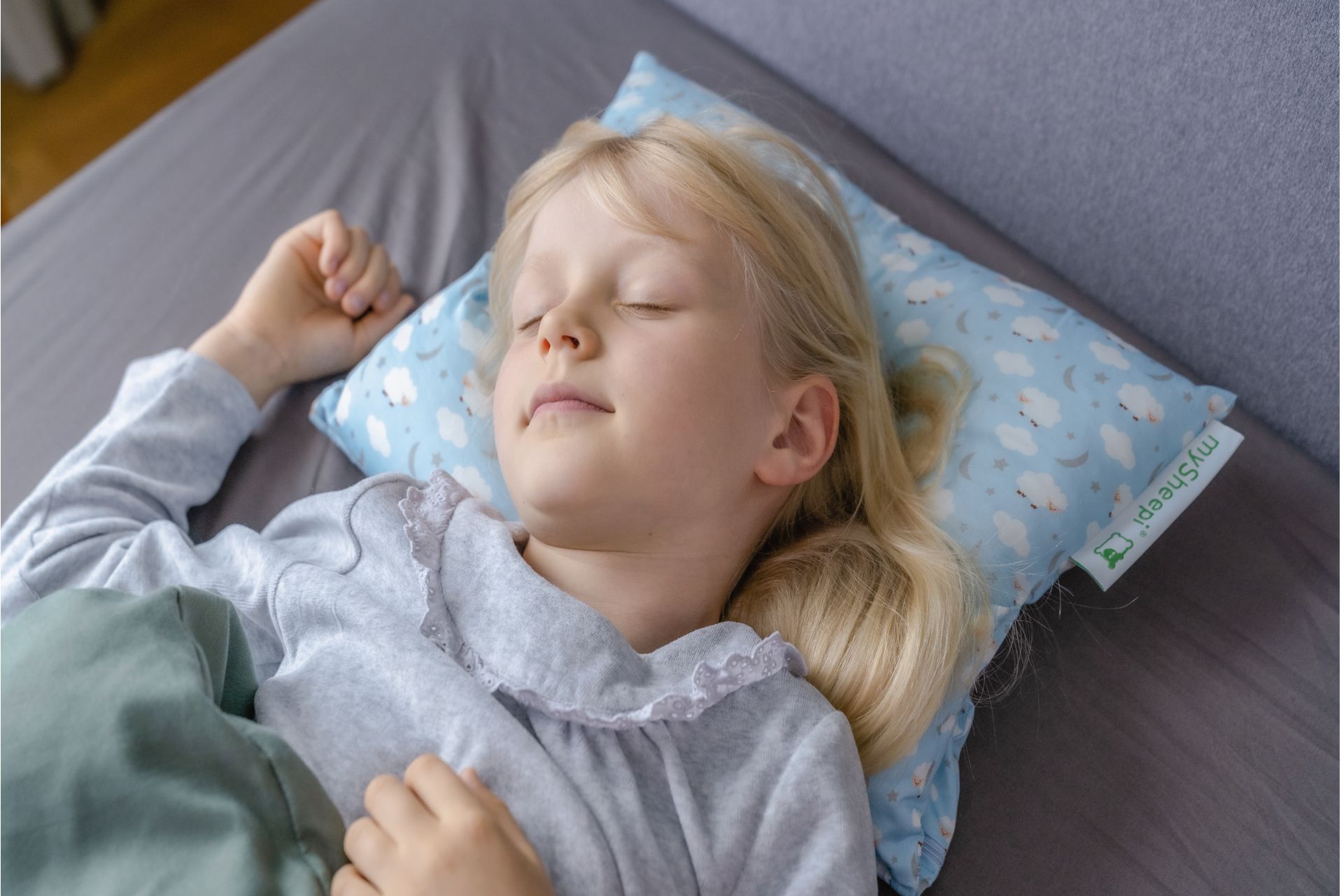 MySheepi KIDS Orthopädisches Nackenstützkissen