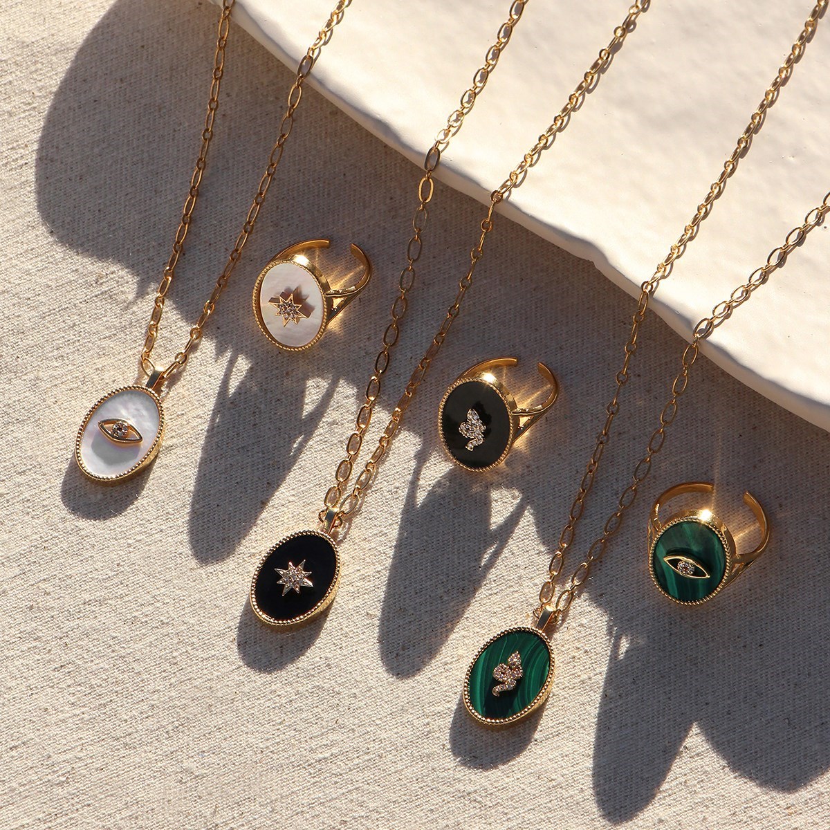 Collier agate noire et étoile zircons doré à l'or fin 24k SALOMÉ