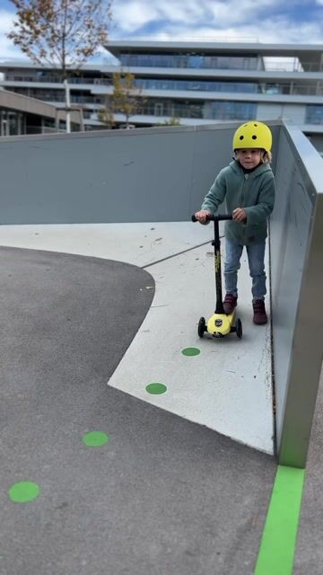 Hjelm Scoot and Ride – Justerbar Hjelm Barn 3-11 år