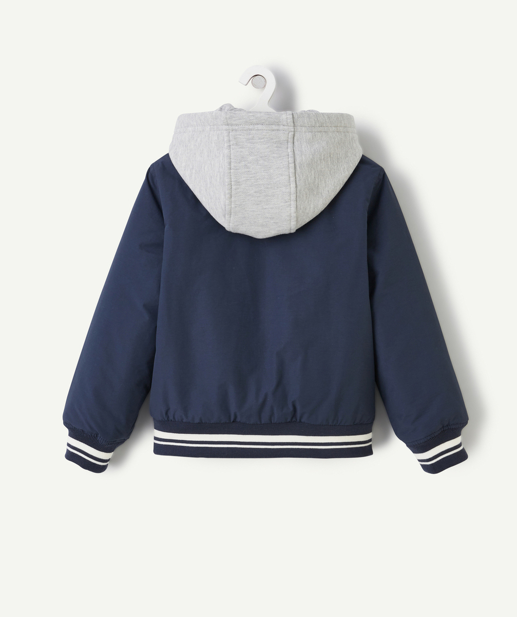 BLOUSON À CAPUCHE GARÇON EN REMBOURRAGE RECYCLÉ BLEU MARINE AVEC MAXI LETTRE