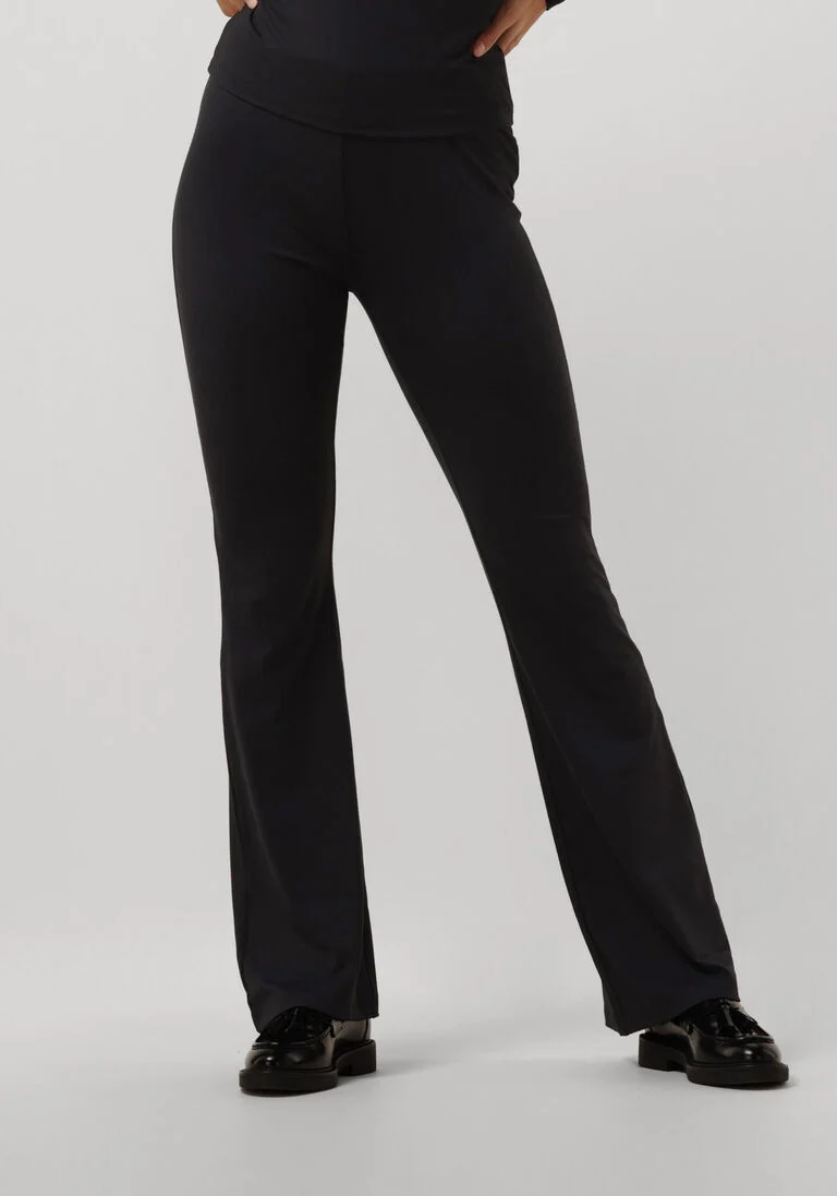 NOTRE-V zwarte notre-v flared broek nv celeste flared pants