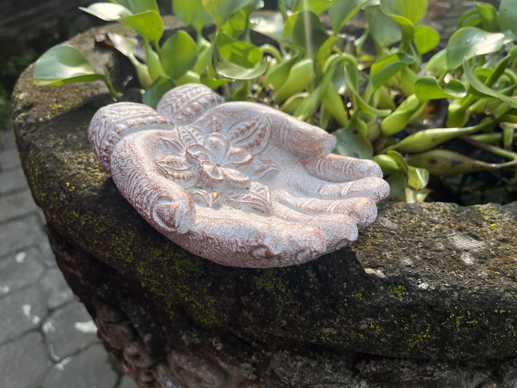 Räucherstäbchenhalter 'Lotus' aus Zement, weiß, B 15 cm, T 12 cm, H 4 cm günstig bestellen