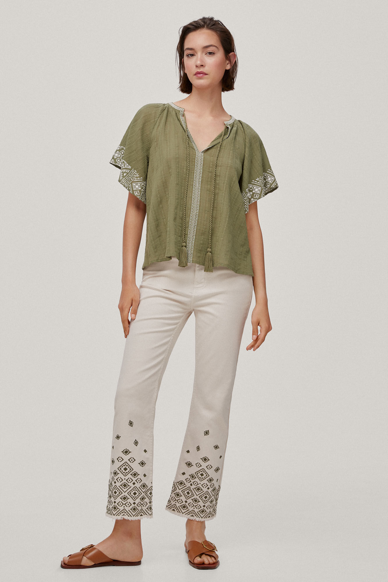 Blusa fluida bordada - Verde