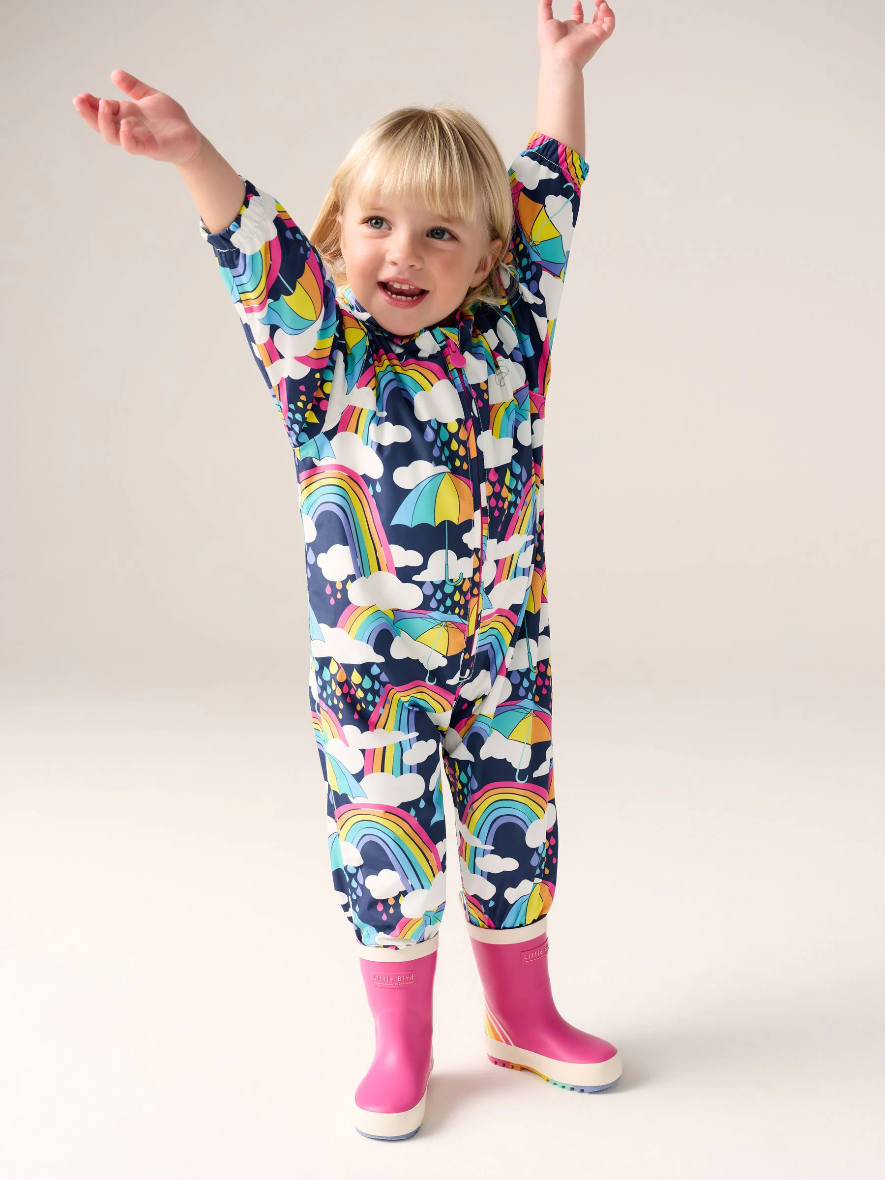 Marineblauw met regenboogprint - Little Bird by Jools Oliver waterdicht regenpak
