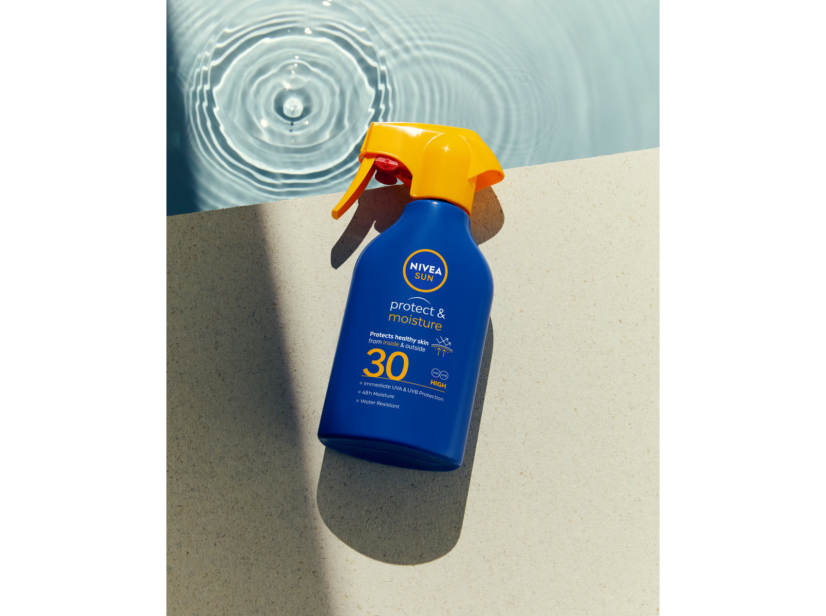 PROTETOR SOLAR SPRAY FAMILIAR RESISTENTE À ÁGUA FP30 PROTECT & MOISTURE NIVEA SUN 270 ML