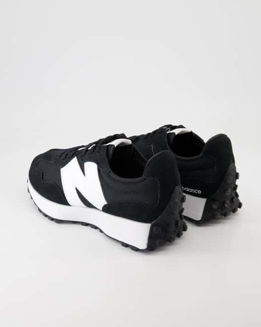 New Balance 327 Sneaker in Schwarz