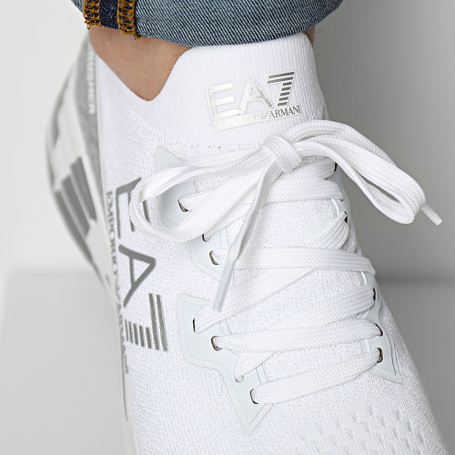 Baskets X8X095 XK240 White Light Silver