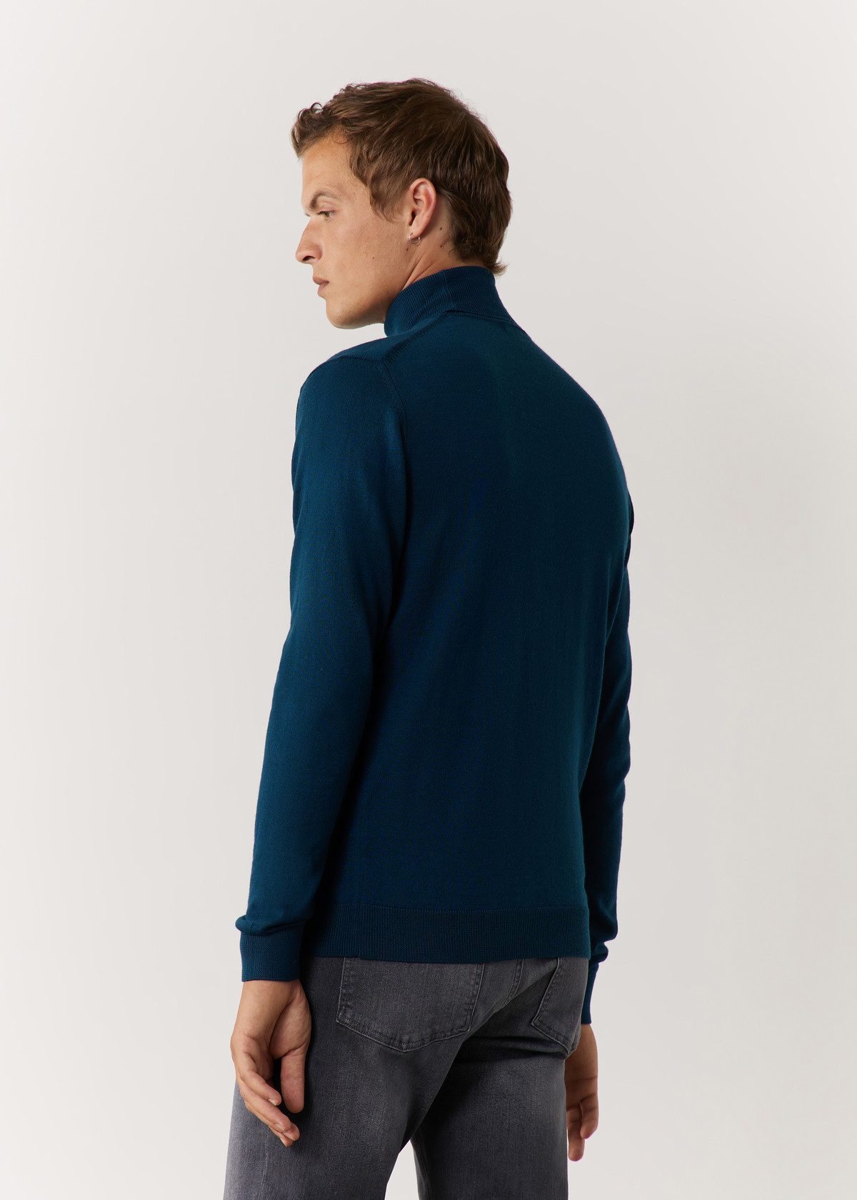 Pull col roulé en laine Mérinos mélangée unie bleu pétrole