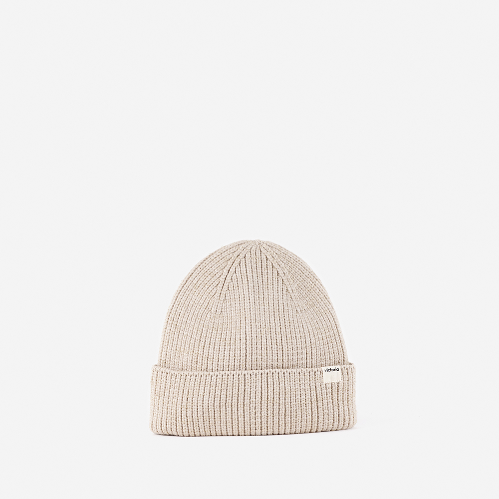 Gorro de malha V. Things com lurex, dobra dupla e etiqueta na aba.