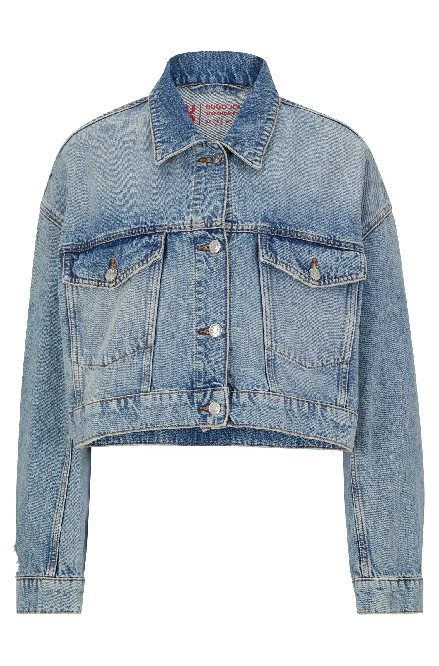 Jaqueta cropped vermelha HUGO em jeans rígido azul com detalhes em strass.