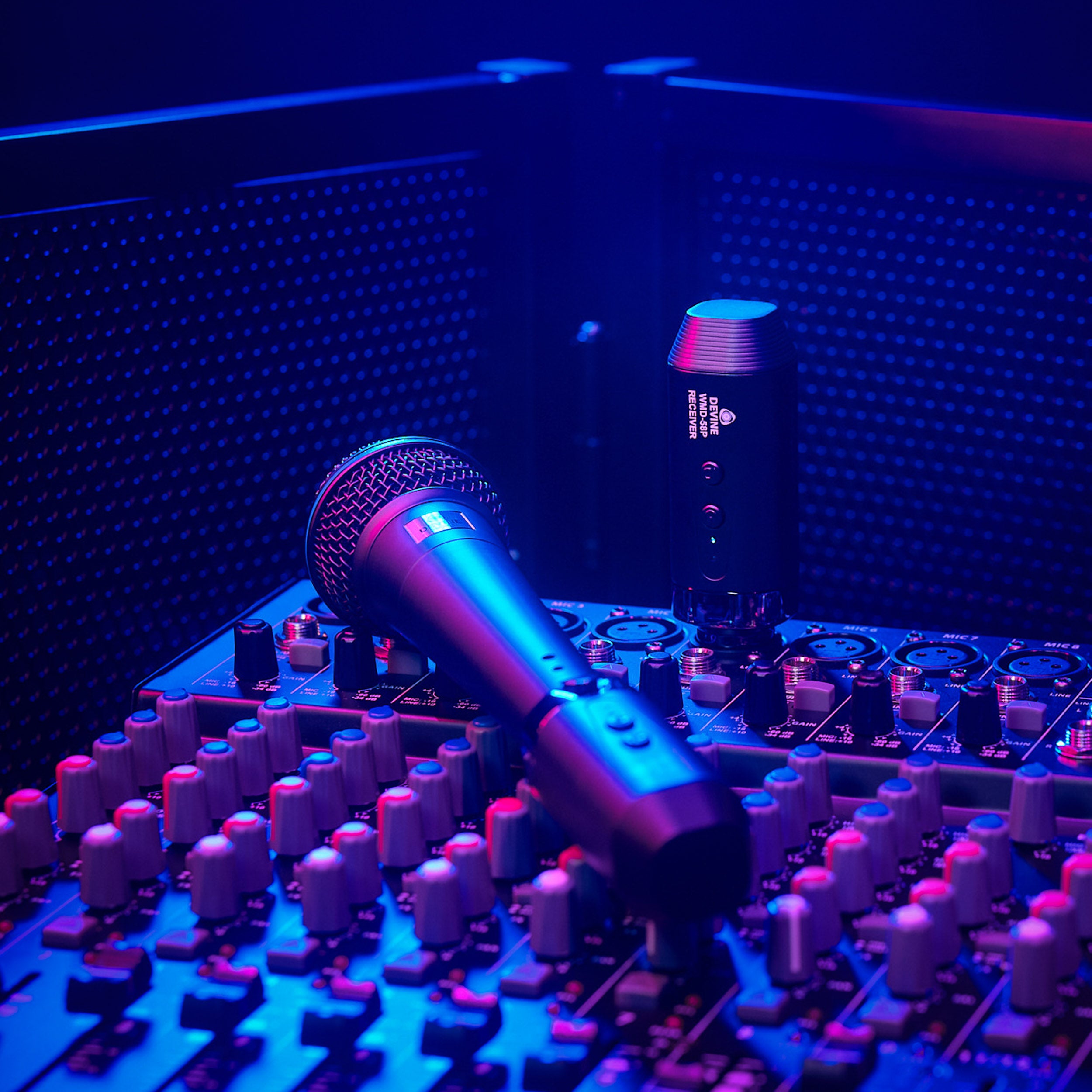 Devine WMD-58P draadloos plug-in microfoonsysteem met ingebouwde batterij