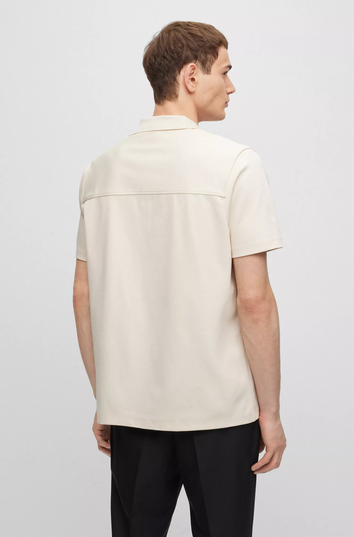 Camisa BOSS preta de corte regular em mistura de algodão mercerizado.