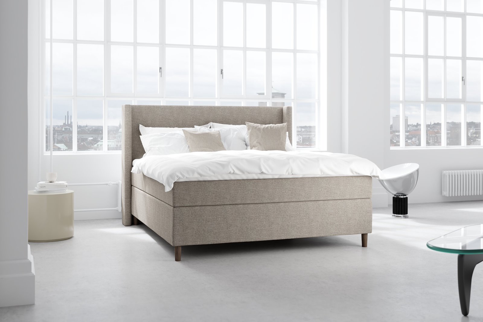 SL10 Kontinentalseng 180x200 cm Tekstil Pine 54 Medium/Fast m/Premium latex overmadrass og Round smoked oak ben 13cm, Sengegavl selges separat.