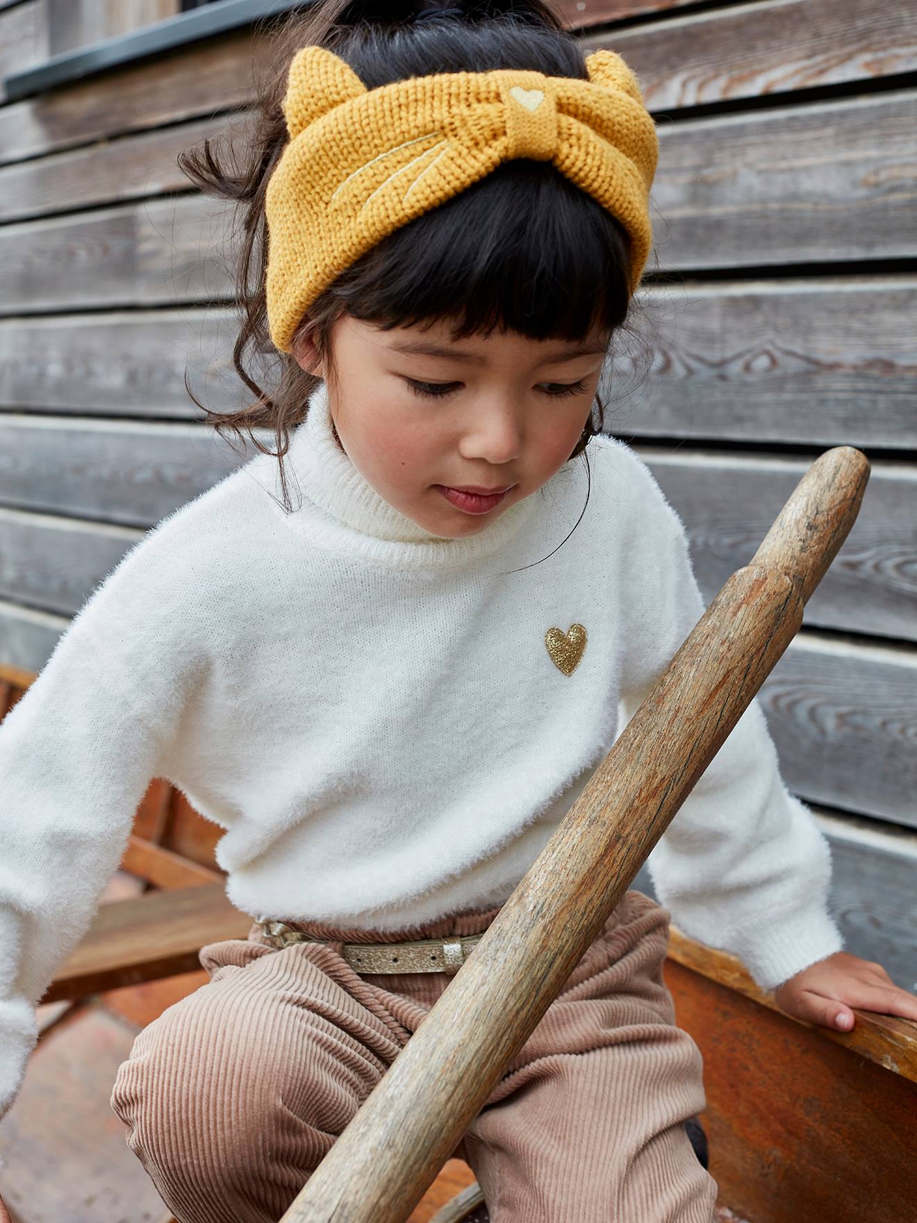 Suéter de gola alta branco claro e liso para meninas