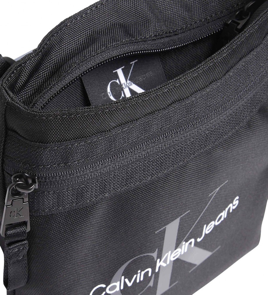 Calça jeans Calvin Klein Bandolera Sport Essentials Flatpack tamanho 18 M preta
