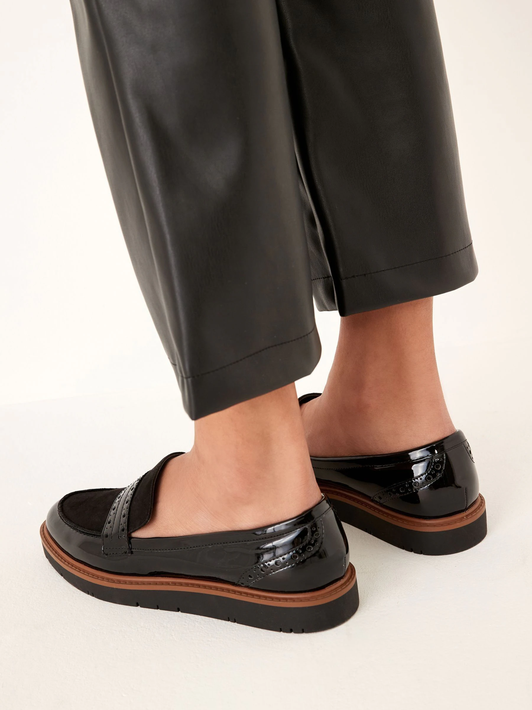 Zwart - Forever Comfort® Brogue Instappers