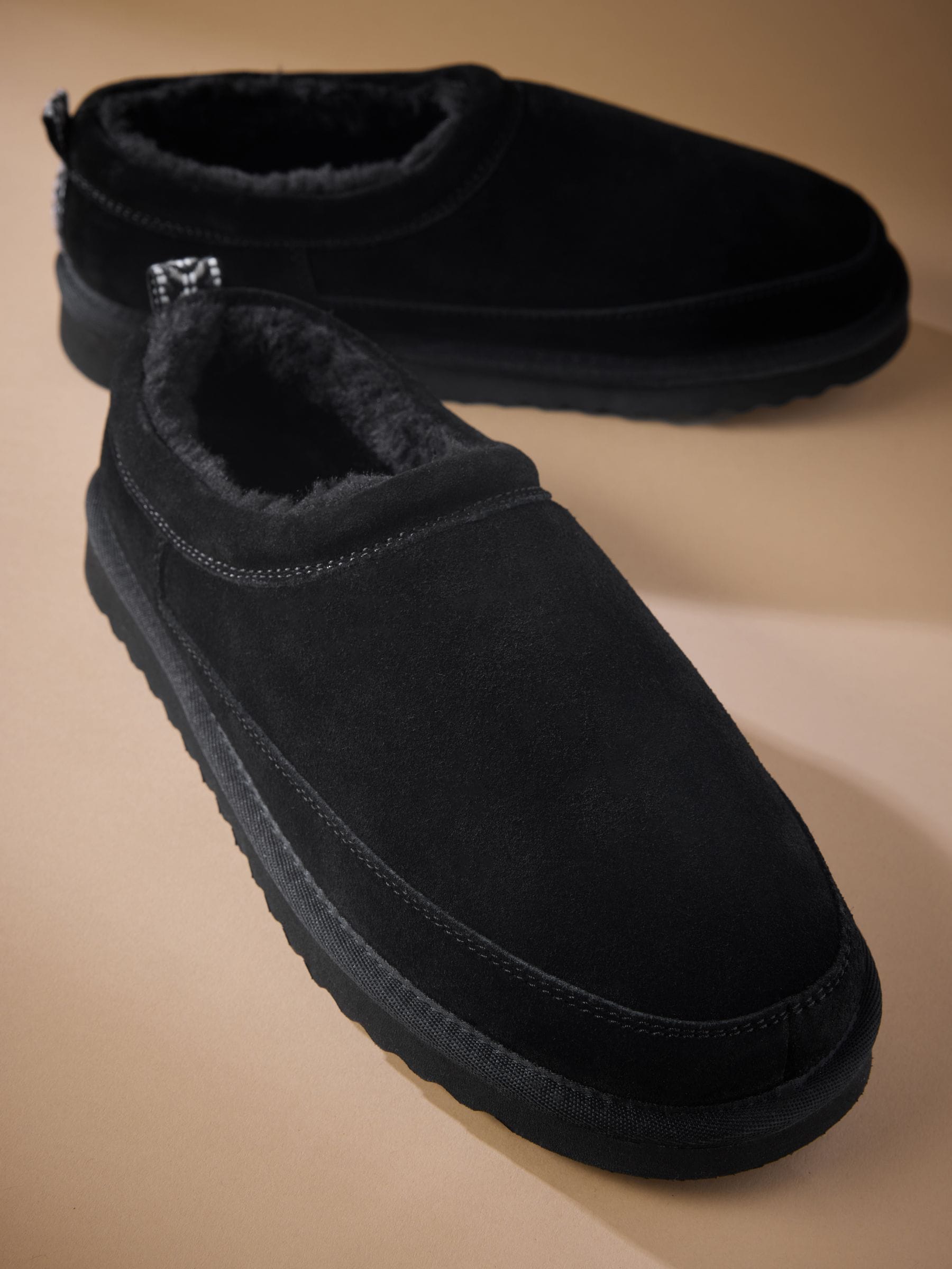 Zwart - Signature Suede Faux Fur Lined Slippers