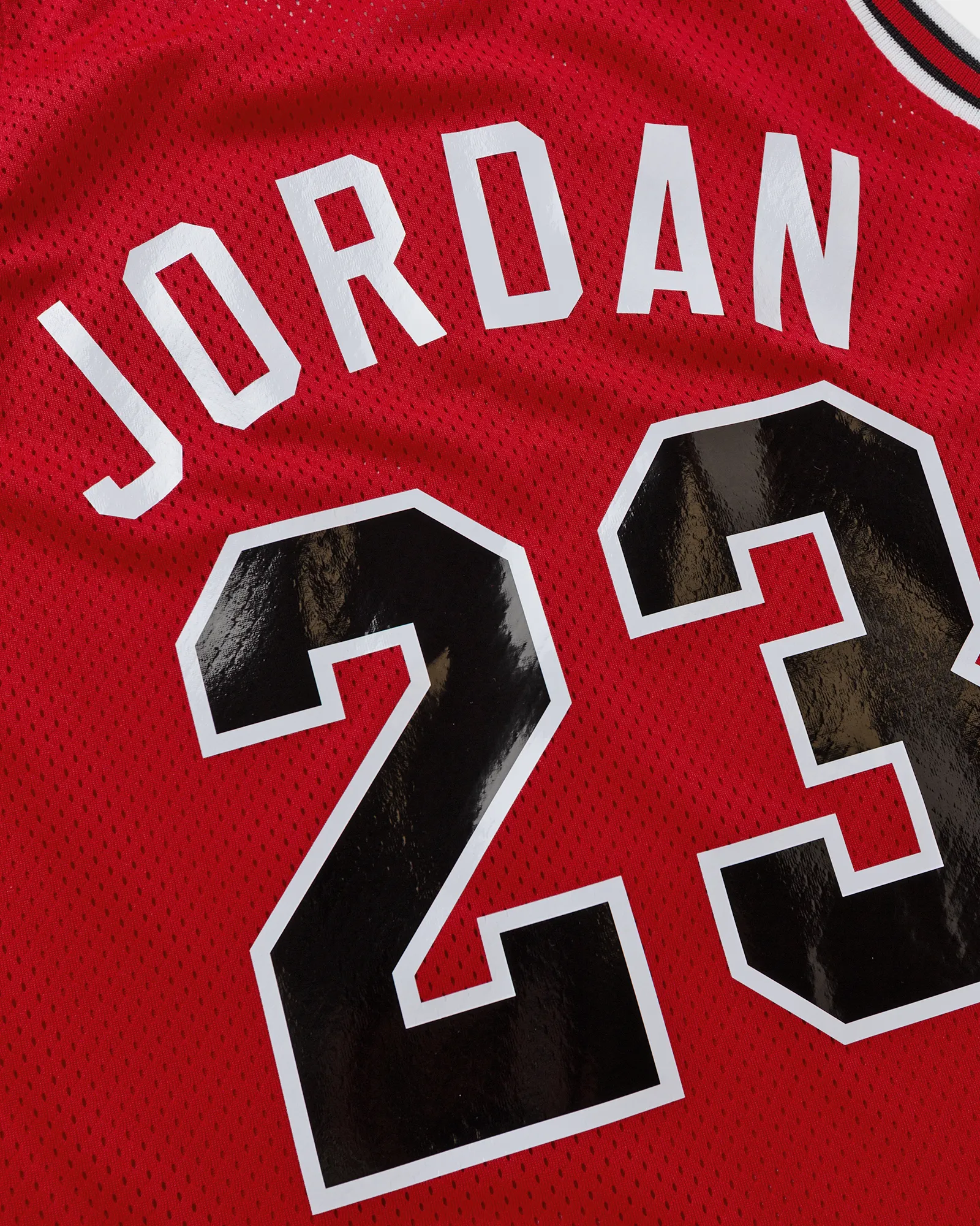 Mitchell & Ness NBA AUTHENTIC JERSEY CHICAGO BULLS 1984-85 MICHAEL JORDAN #23