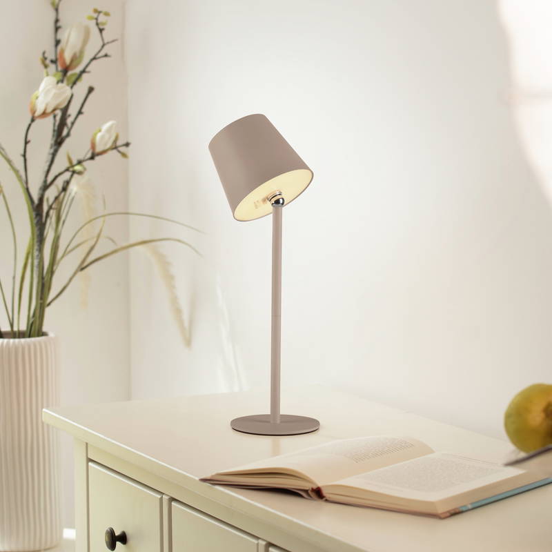 Just Light Akku-Tischleuchte BOTERIA