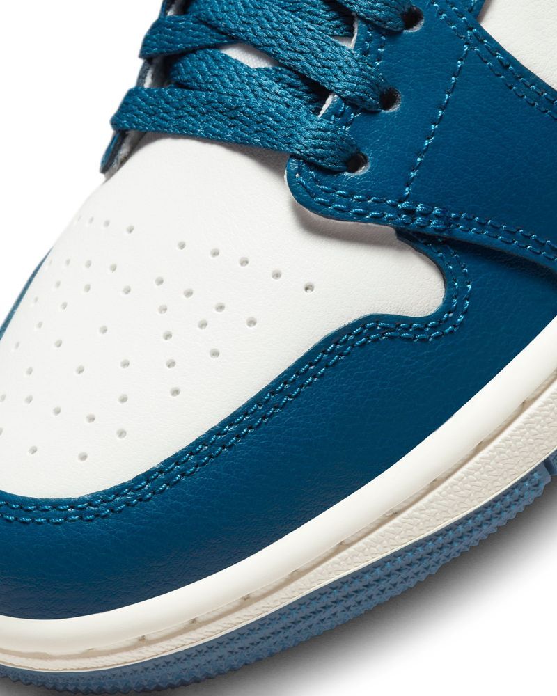 Chaussures Nike Air Jordan 1 Mid pour femme