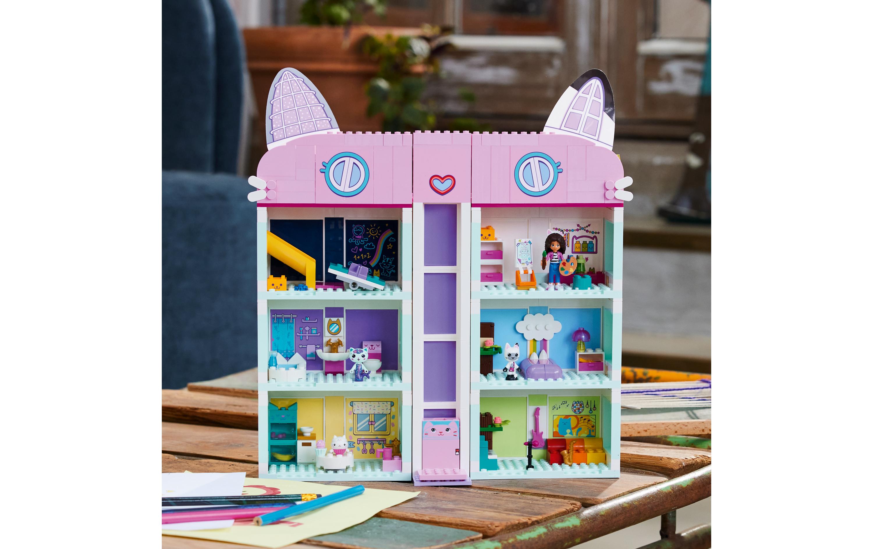 Gabby's Dollhouse Gabbys Puppenhaus 10788Spielspass in 8 Zimmern und sogar auf dem Dach!