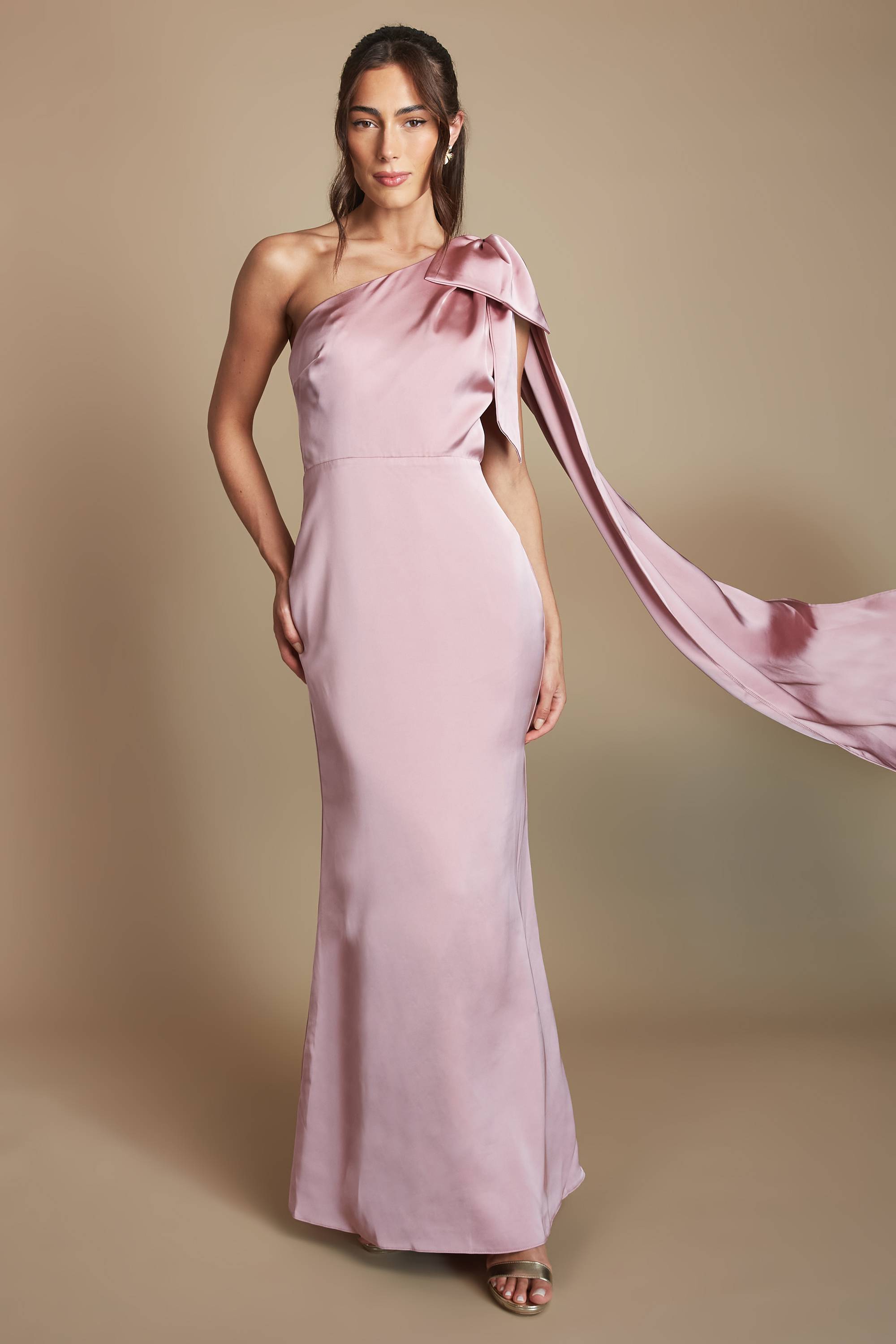Coast Robe de Demoiselle d'Honneur en Satin à Une Épaule avec Détail Nœud et Drapé