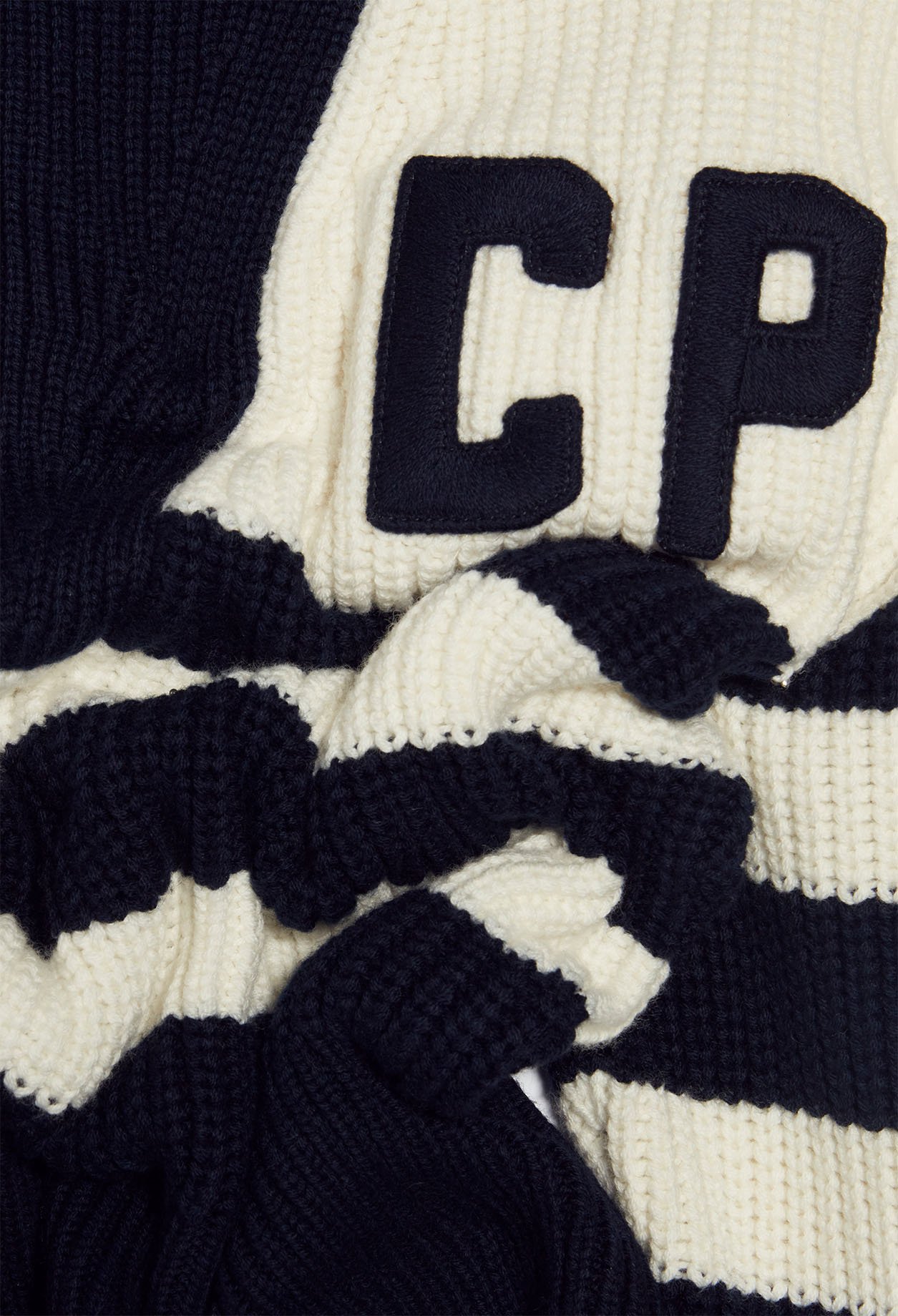 Pull raye col montant zippe