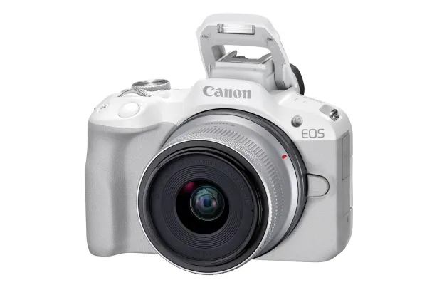 Canon EOS R50 - Digitalkamera - spejlløst - 24.2 MP - APS-C - 4K / 30 fps - 2.5x optisk zoom RF-S 18-45 mm F4.5-6.3 IS STM objektiv - Wi-Fi, Bluetooth - hvid