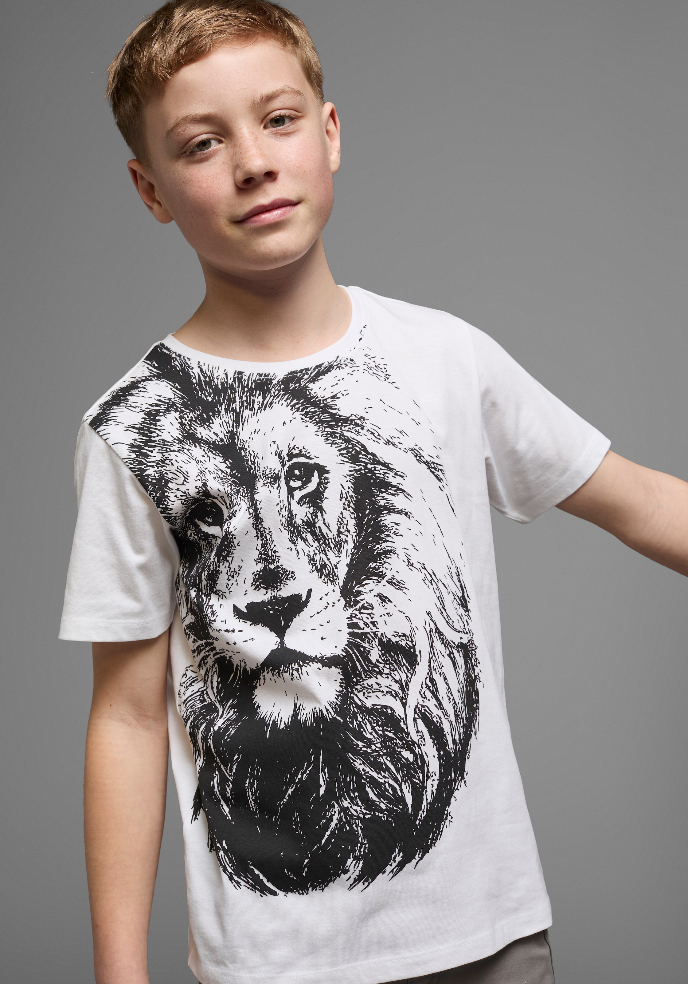 KIDSWORLD T-Shirt »Mit coolem LÖWEN-Print«, Kurzarm,  Basic-Passform,  bedruckt,  Rundhalsausschnitt