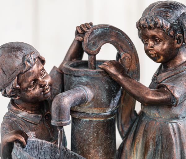 Dehner Polyresin-Gartenbrunnen Lea und Leon,