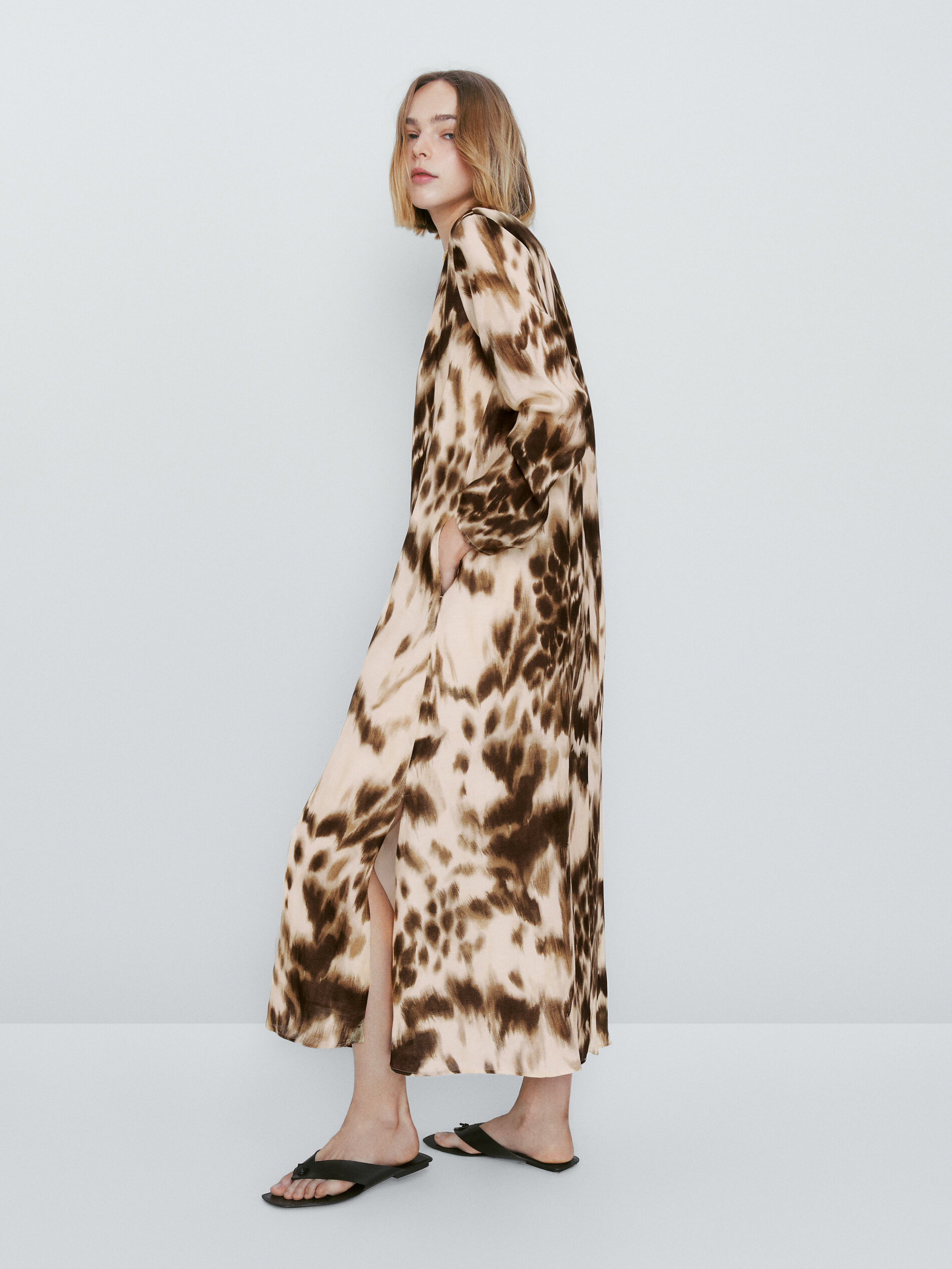 Vestido com estampa animal - MARROM
